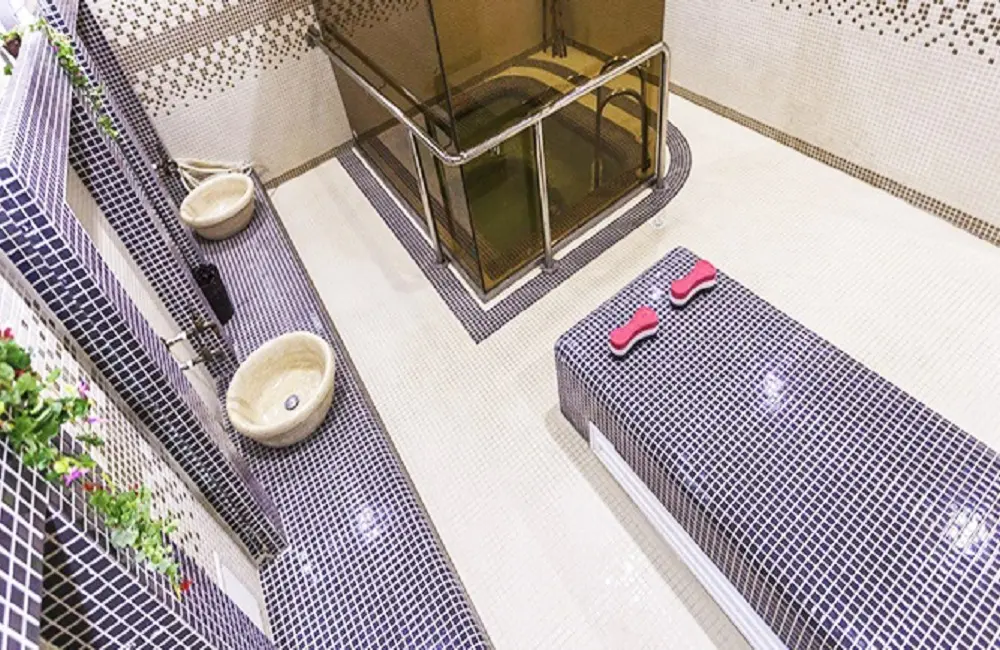 حمام ترکیش استخر قصر آبی قم